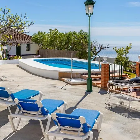 Hermoso Villa *